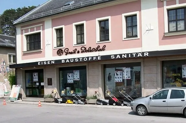 Fassade des Fachgeschäfts Greil und Doleschal